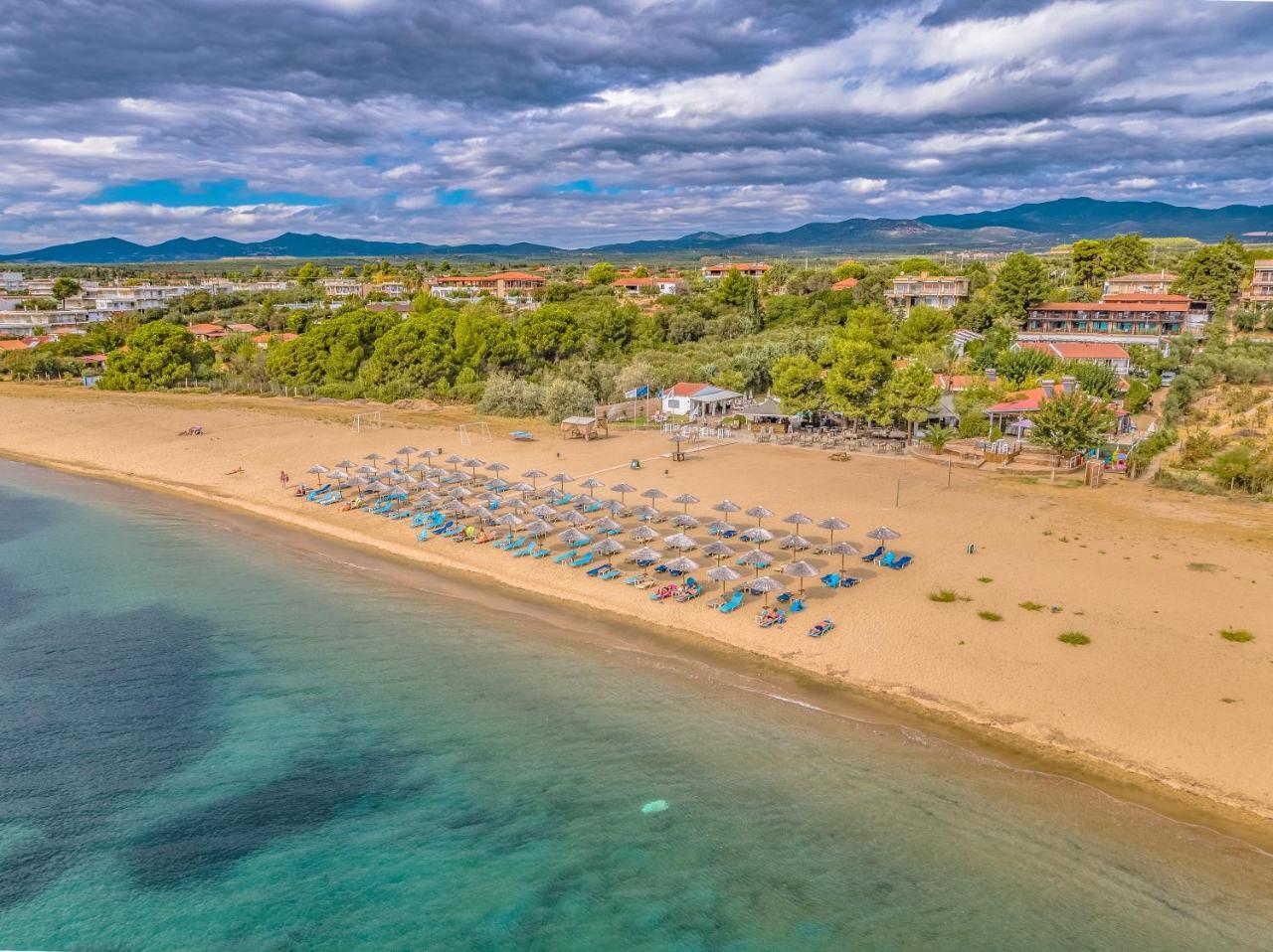 Coral Blue Beach Hotel Gerakini Exterior foto